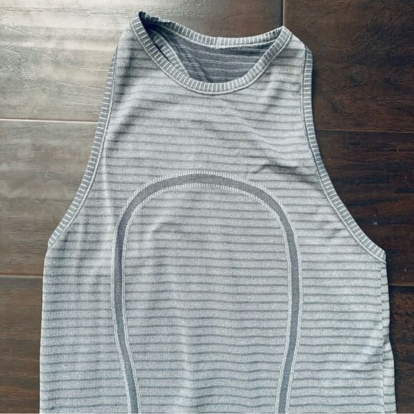 Lululemon Run: Swiftly Tech High-Neck Racerback Tank Top - Stripe Slate Size 4-6 - Picture 9 of 16